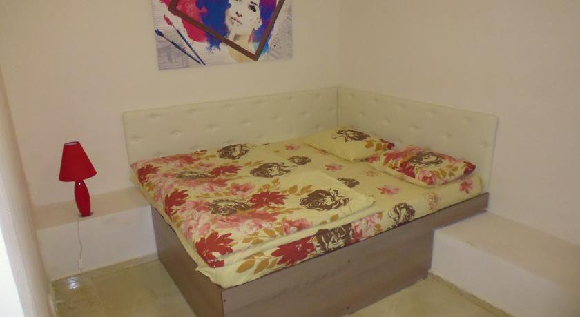 Гостиница Guest house at Makedonskogo street Симферополь-11